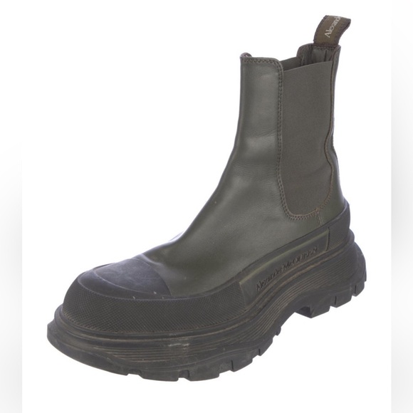 Alexander McQueen Tread Slick Ankle Boots - Picture 3 of 6